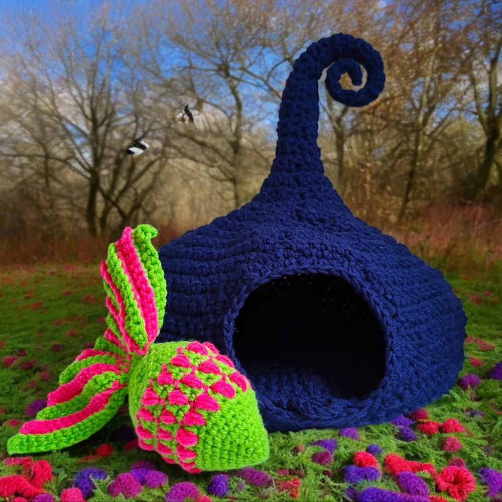 Handmade Crochet Fairy Elven Cat / Small Pet Bed and Toy
